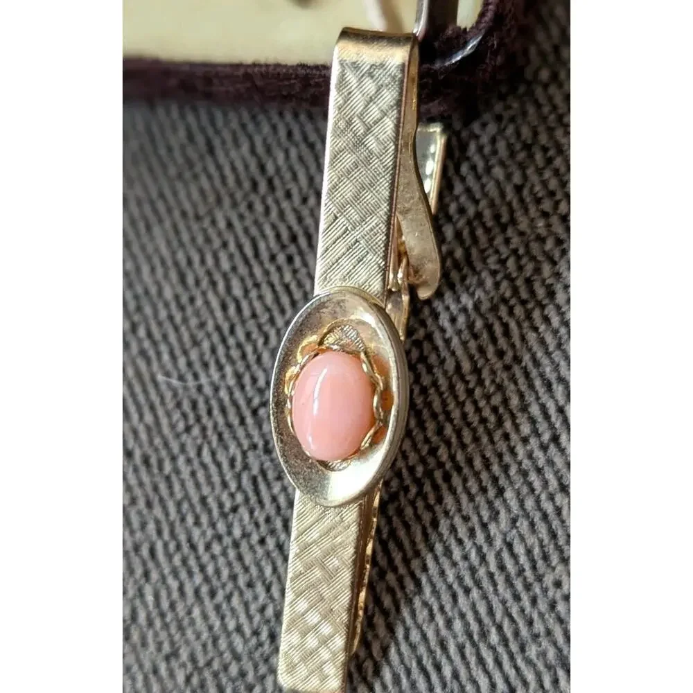 Cuff links & Tie Tack Bar Natural Pink Coral 4 PC set Gift Box Gold Tone Hawaii